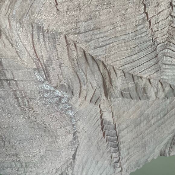 Chico’s Pink Blouse Top Textured Pleated Shimmer Button Up Collar Sz L Unique - Picture 8 of 12